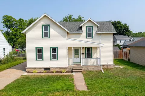 413 Douglas St, New London, WI 54961