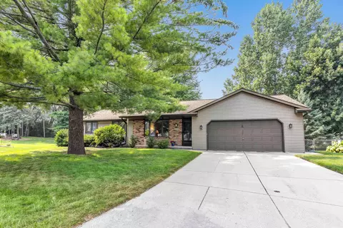 2254 Ledvina Cir, Green Bay, WI 54313