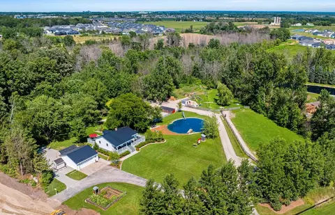 2494 Scheuring Rd, De Pere, WI 54115