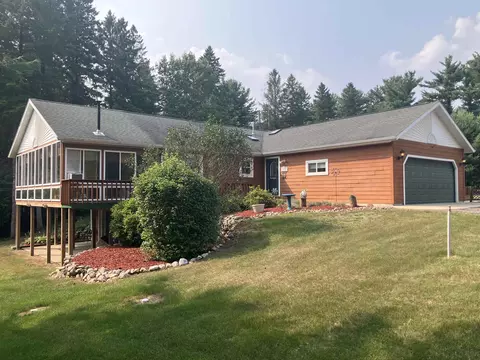 n2137 Shadow Road, Waupaca, WI 54981