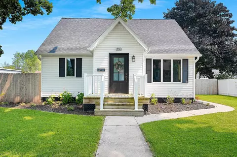 314 Buchanan St, Algoma, WI 54201