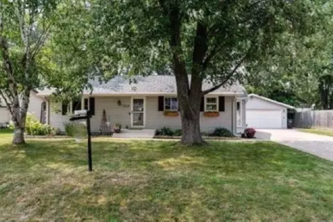 1266 Stead Dr, Menasha, WI 54952