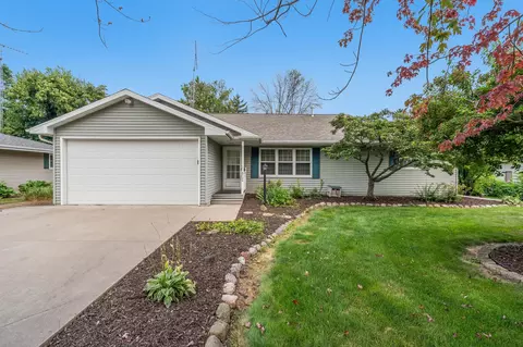 6724 Sunset Trl, Winneconne, WI 54986