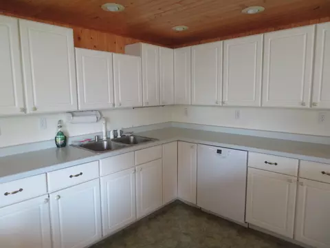 120 Division Ct, Iola, WI 54945 photo 2