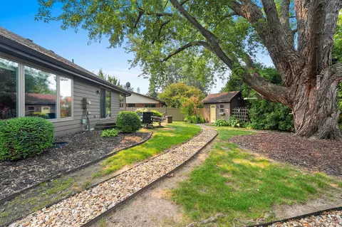 Exterior - 3547 N Windward Ln, Appleton, WI 54911 photo 5 of 11
