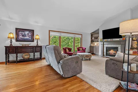 Living - 3547 N Windward Ln, Appleton, WI 54911 photo 1 of 9