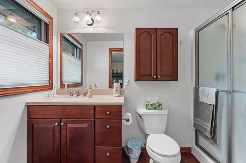Bath - 3547 N Windward Ln, Appleton, WI 54911 photo 2 of 4