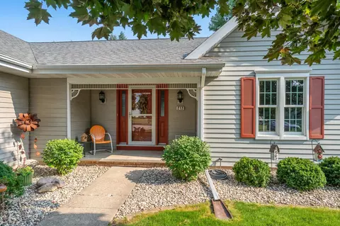 212 E Norfolk Pl, Appleton, WI 54911 photo 2