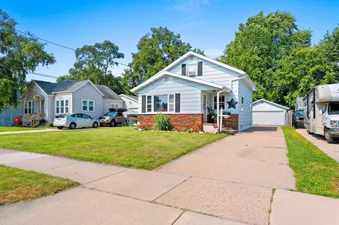 1419 Powers St, Oshkosh, WI 54901