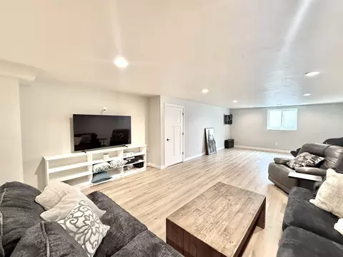 Living - 2849 E Sunstone Pl, Appleton, WI 54913 photo 2 of 2