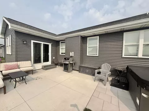 Exterior - 2849 E Sunstone Pl, Appleton, WI 54913 photo 2 of 8