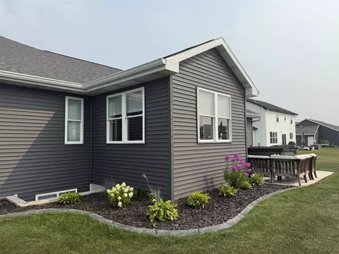 Exterior - 2849 E Sunstone Pl, Appleton, WI 54913 photo 8 of 8