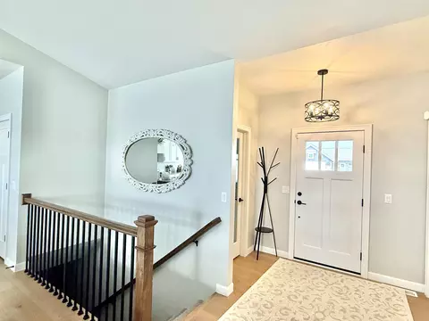 Entry Way - 2849 E Sunstone Pl, Appleton, WI 54913 photo 2 of 3