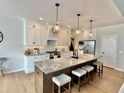 Kitchen - 2849 E Sunstone Pl, Appleton, WI 54913 photo 2 of 3