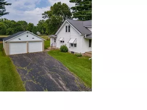 114 W Pioneer Park Rd, Westfield, WI 53964