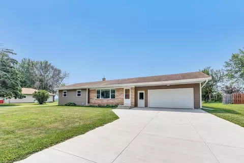 313 Union St, Stockbridge, WI 53088