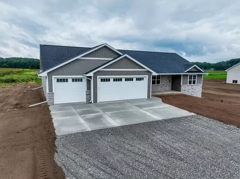 3701 Westpoint Rd, Suamico, WI 54313