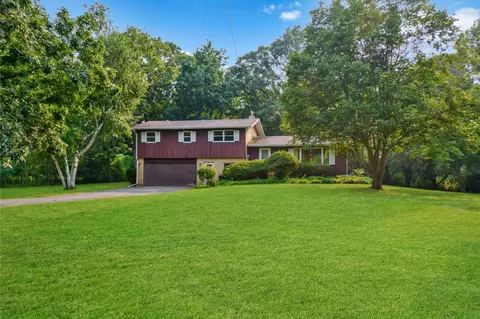 n1883 Emery Lane, Kaukauna, WI 54130