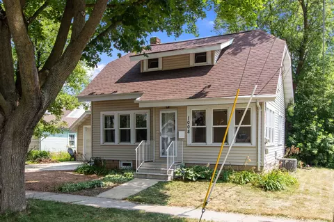 Exterior - 1008 N Bennett St, Appleton, WI 54914 photo 2 of 5