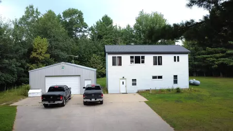 12126 S Pineview Cir, Suring, WI 54174