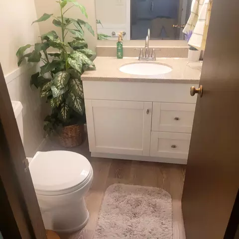 Bath - 3180 Justin Ct #6, Appleton, WI 54914 photo 2 of 2