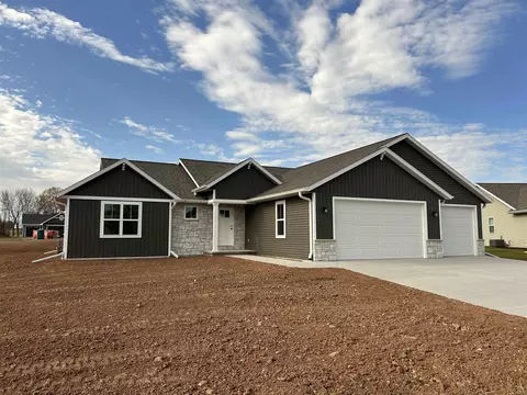 1777 Loyal Dr, Neenah, WI 54956