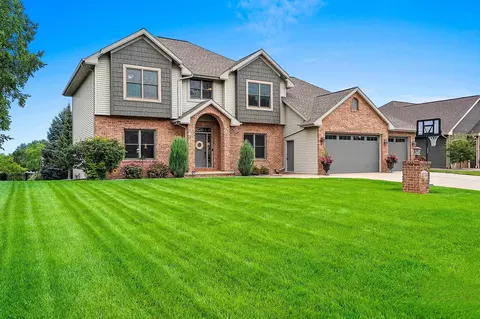 2770 Prairie Garden Trl, Green Bay, WI 54313