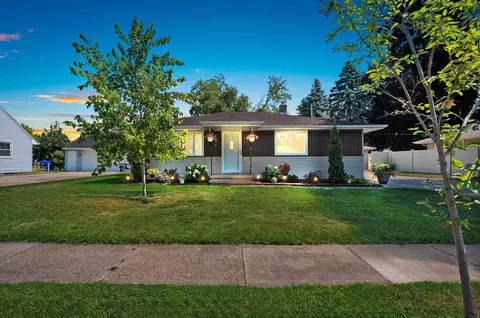 2630 N Owaissa St, Appleton, WI 54911