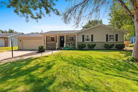 3091 Sundown Ct, Green Bay, WI 54313