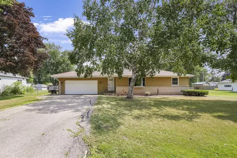 1025 Home Ave, Menasha, WI 54952