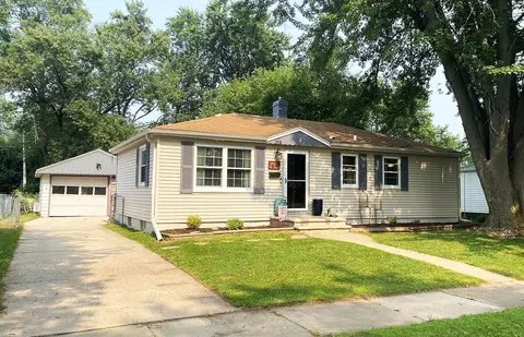 1610 Boland Rd, Green Bay, WI 54303