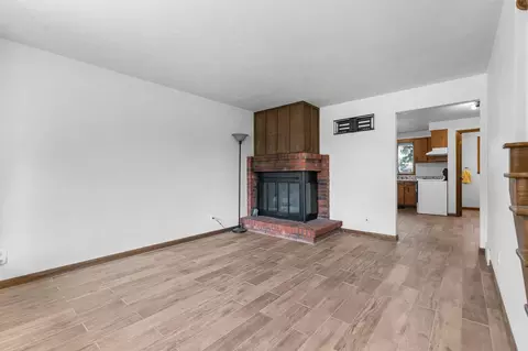 1014 E Northwood Dr, Appleton, WI 54911 photo 2