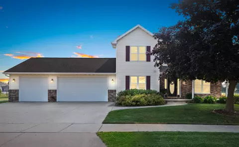 3016 White Birch St, Kaukauna, WI 54130