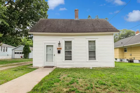 825 Jacobson St, Marinette, WI 54143