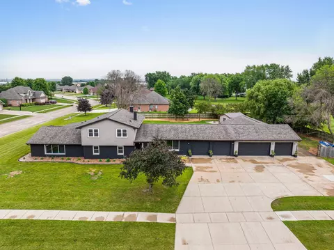 2101 Lawrence Dr, De Pere, WI 54115