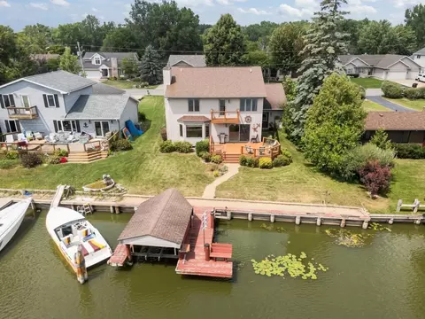 738 E River Dr, Omro, WI 54963 photo 9