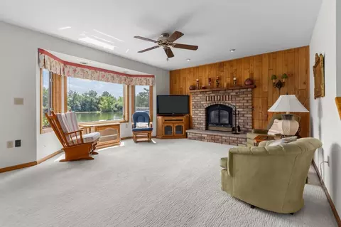 738 E River Dr, Omro, WI 54963 photo 16