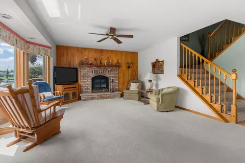 738 E River Dr, Omro, WI 54963 photo 18