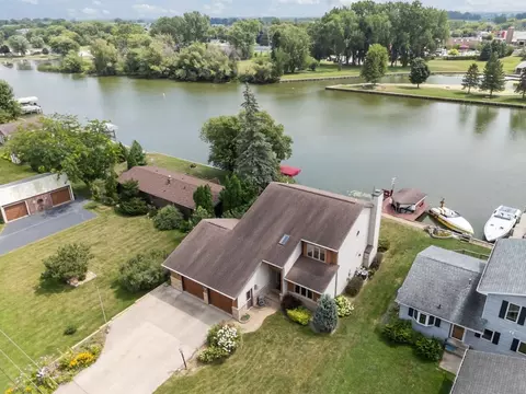 738 E River Dr, Omro, WI 54963 photo 4