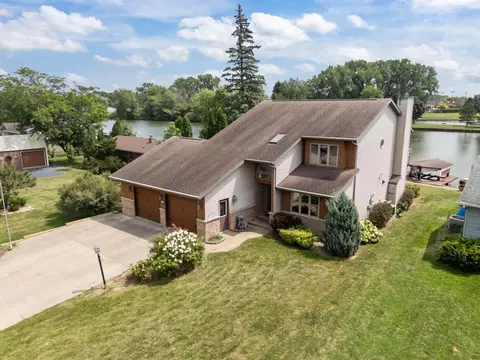 738 E River Dr, Omro, WI 54963 photo 3