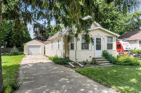445 Dove St, Oshkosh, WI 54902