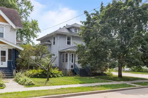 923 W New York Ave, Oshkosh, WI 54901