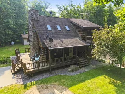 15789 Hickory Ln, Mountain, WI 54149