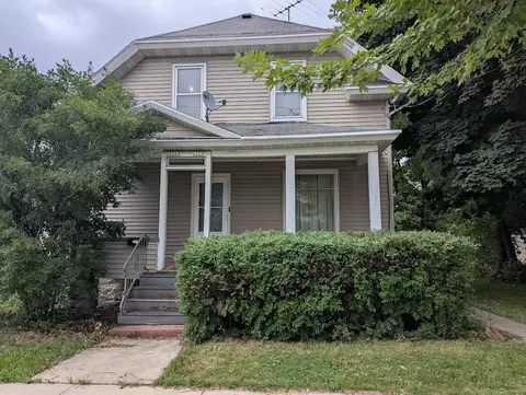 1222 N Main St, Oshkosh, WI 54901