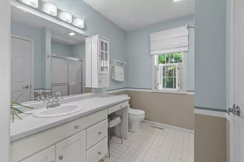 Bath - 3125 N Sunridge Dr, Appleton, WI 54914 photo 1 of 4