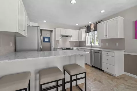 Kitchen - 3125 N Sunridge Dr, Appleton, WI 54914 photo 2 of 5
