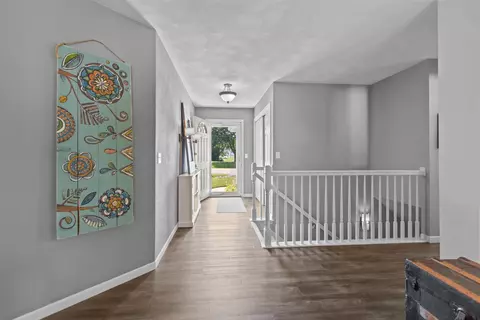 Entry Way - 3125 N Sunridge Dr, Appleton, WI 54914 photo 2 of 4