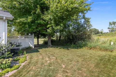 Exterior - 3125 N Sunridge Dr, Appleton, WI 54914 photo 5 of 9