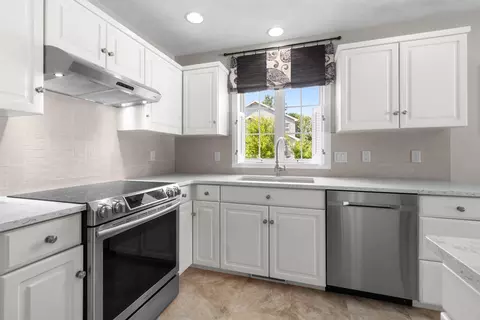 Kitchen - 3125 N Sunridge Dr, Appleton, WI 54914 photo 5 of 5