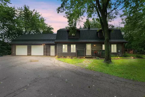 7314 Country Club Rd, Oshkosh, WI 54902